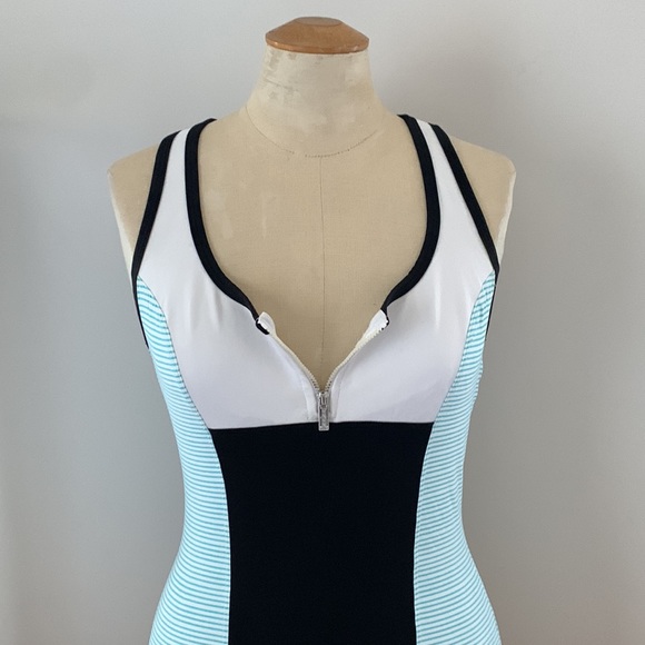 BEBE Capri blue colour blocked athletic tank, bralette, zip front & lace up back - Picture 7 of 14